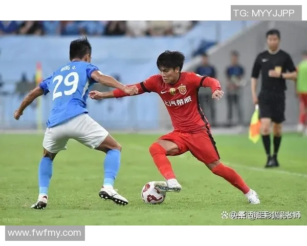 韩国男足迎战伊朗队期待突破历史瓶颈争夺亚洲足球荣耀 韩国男足迎战伊朗队期待突破历史瓶颈争夺亚洲足球荣耀